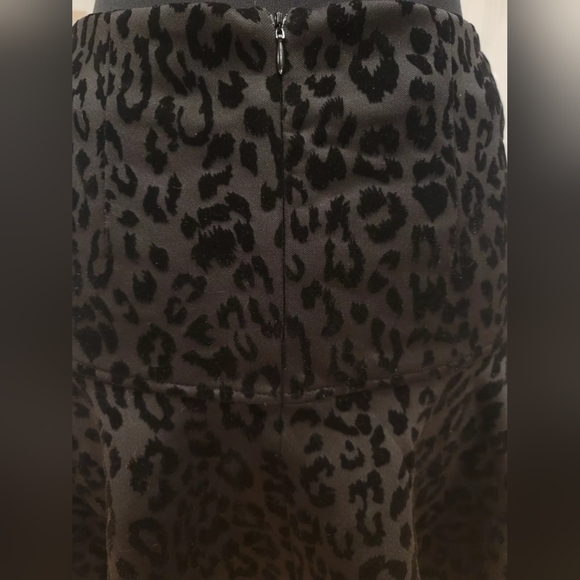 Forever 21 black velvet leopard cheetah animal print flowy mini skirt S - Picture 4 of 6